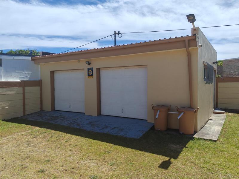 3 Bedroom Property for Sale in Sandbaai Western Cape